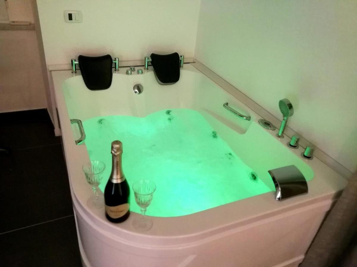 Lombardi Luxury Home Napels Buitenkant foto